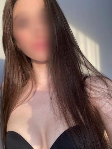 Кэйли Топ Реал Брюнетка